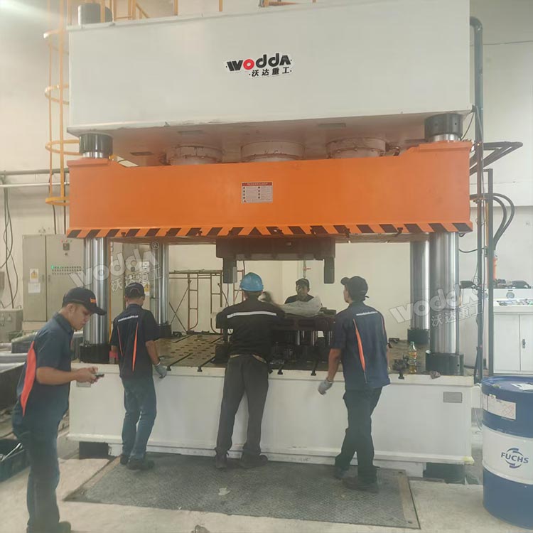 1000吨四柱液压机 1000吨四柱液压机