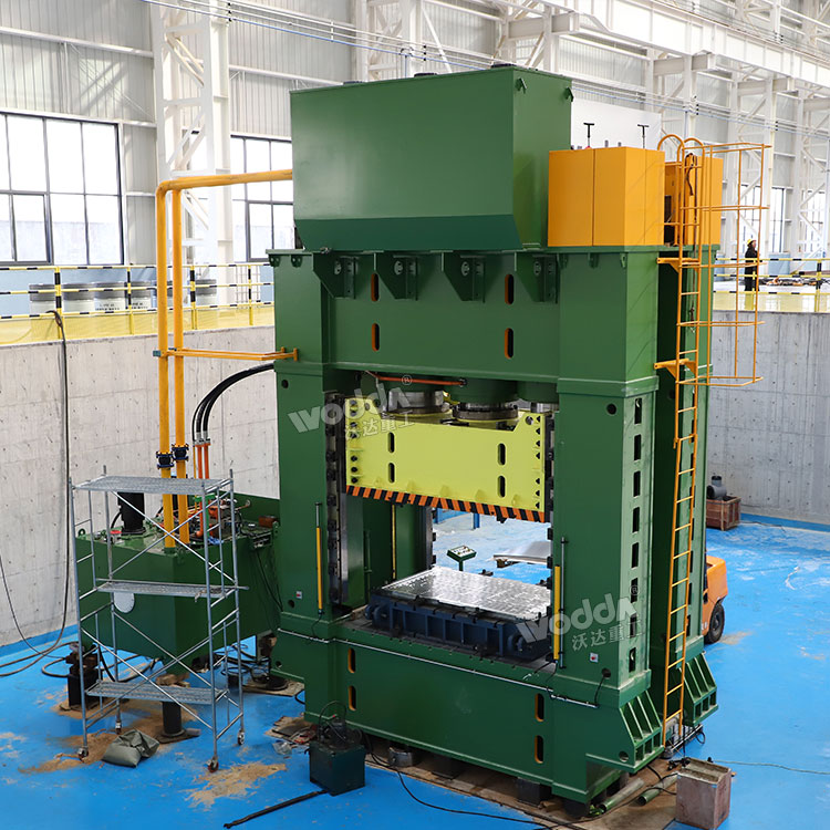 3000吨框架式液压机车间调试 3000吨框架式液压机车间调试