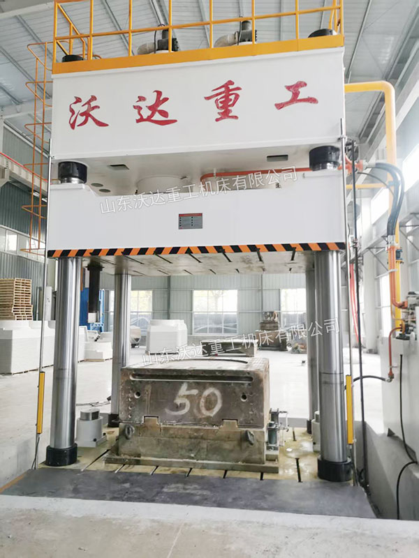 1200吨四柱液压机 1200吨四柱液压机