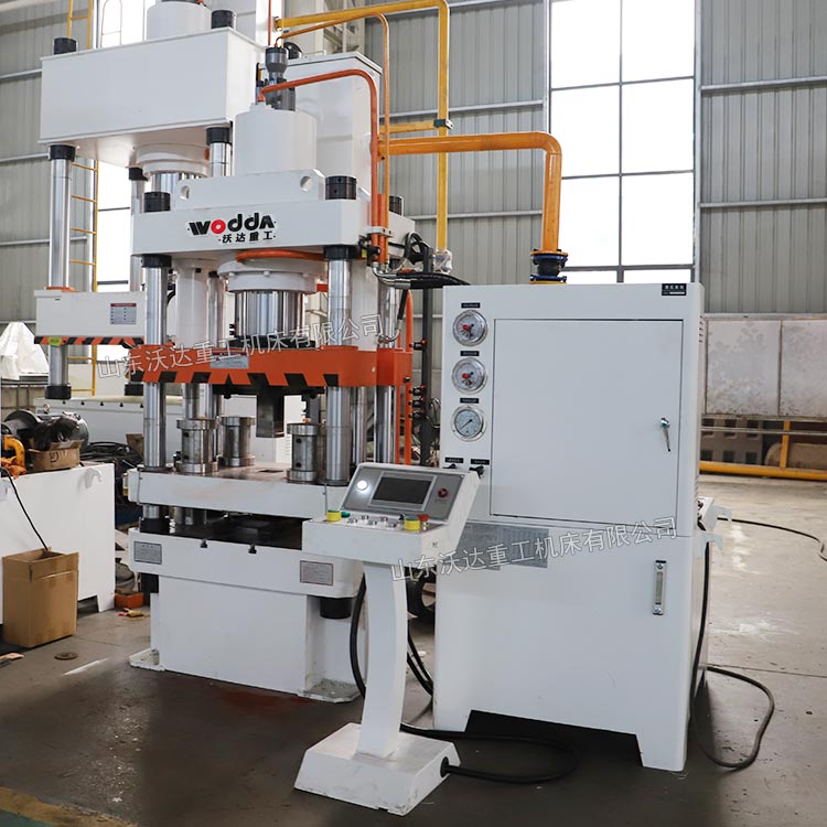 200吨四梁四柱液压机可定制.jpg 200吨四梁四柱液压机可定制.jpg