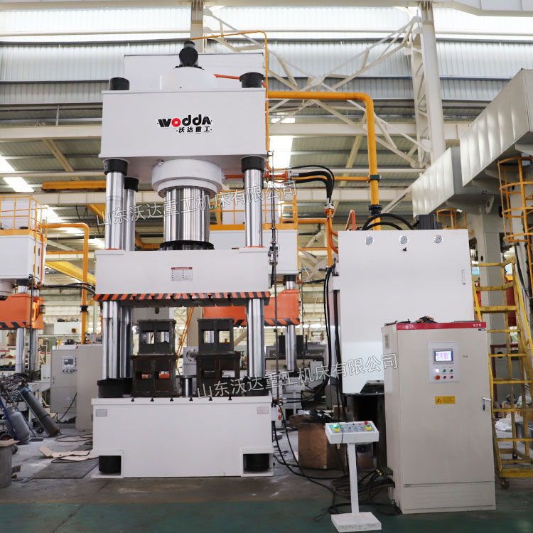 1000吨四柱液压机车间实物 1000吨四柱液压机车间实物