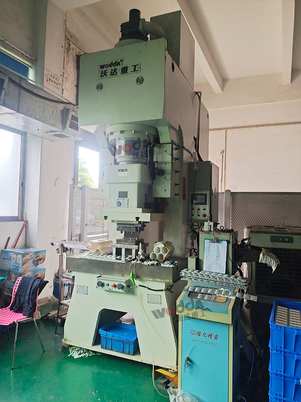 315吨液压冲床