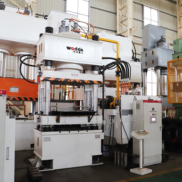 500吨粉末压块机