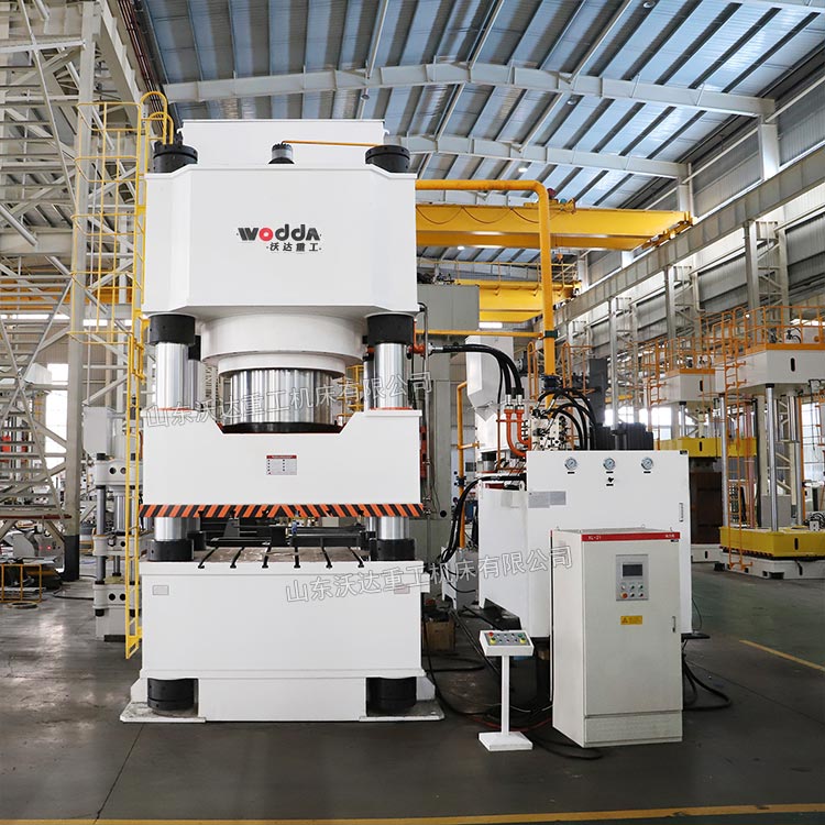 2500吨挂车鞍座冲压成型液压机